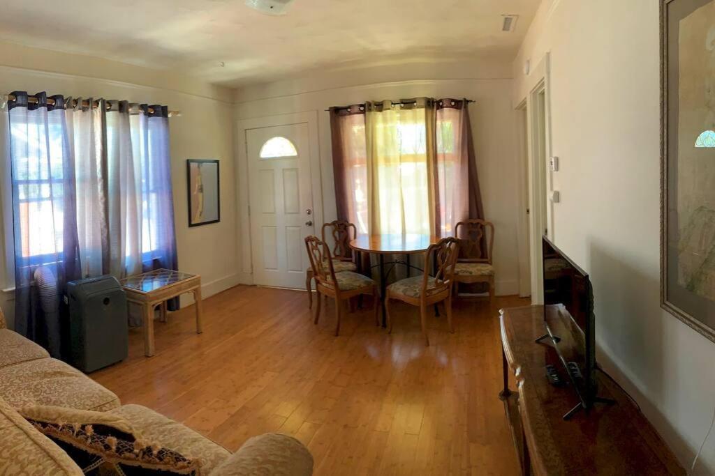 Ruth House Original Craftsman Pets, Walk To State St. Villa ซานตาบาร์บารา ภายนอก รูปภาพ